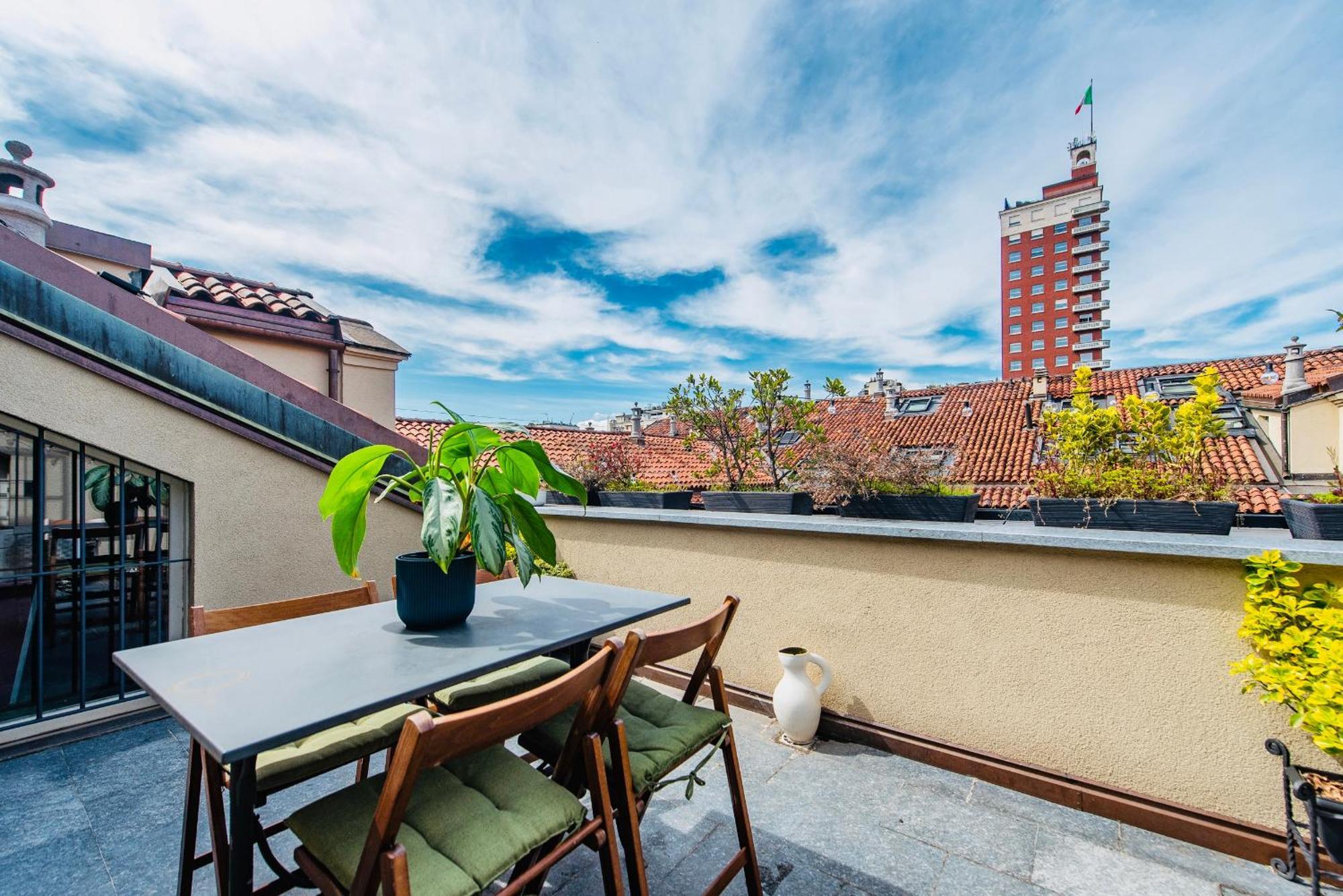 House With Terrace Apartment *
